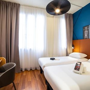 Habitación Estándar con 2 Camas Individuales